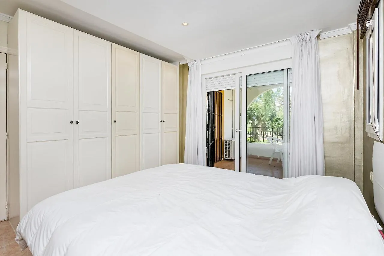 Bhost - Las Acacias Apartment
